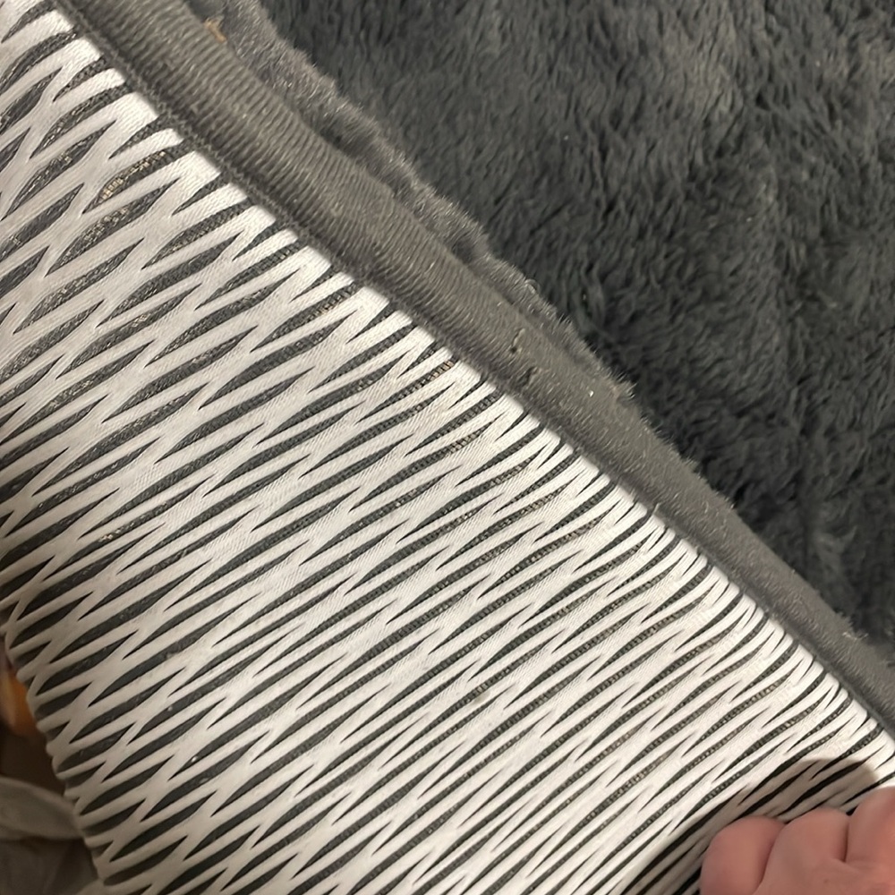 Like new bath mat - Picture 3 of 3